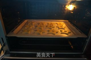 #圣诞节的焦糖芯糖霜饼干的做法图解14