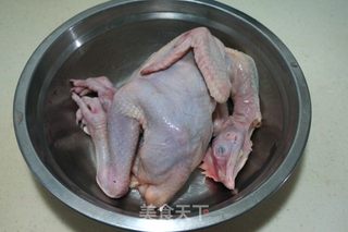 圣诞节香喷喷的脆皮烤鸡的做法步骤：1
