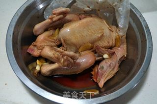 圣诞节香喷喷的脆皮烤鸡的做法步骤:2