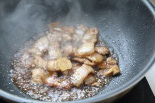 【五花肉芋头焖饭】吃一辈子都吃不腻的一碗饭的做法步骤:3
