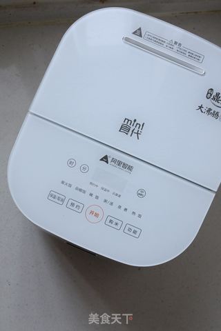 【桃胶皂米百合羹】秋冬季做水润美人儿的做法步骤:3