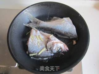 豆瓣烧鱼的做法步骤:4