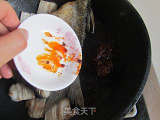豆瓣烧鱼的做法步骤:7