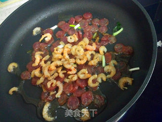 香菇碗豆腊肠糯米饭的做法步骤:3
