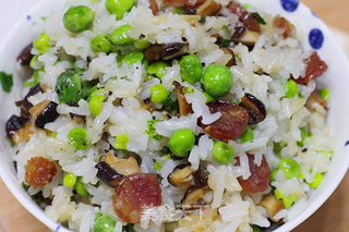 香菇碗豆腊肠糯米饭的做法步骤:8