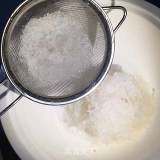 红枣冰糖炖燕窝的做法步骤:3
