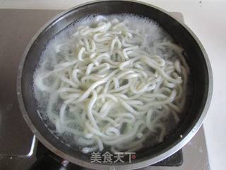 黑椒牛肉炒乌冬面的做法步骤:2