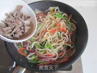 黑椒牛肉炒乌冬面的做法步骤:11