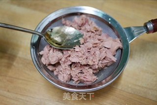 韩式金枪鱼泡菜饭团-野餐必备的做法步骤：2