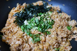 韩式金枪鱼泡菜饭团-野餐必备的做法步骤:5
