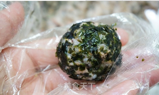 韩式金枪鱼泡菜饭团-野餐必备的做法步骤:6
