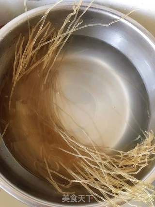 酸菜粉丝汆白肉的做法步骤:3