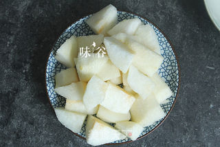 雪梨猪肺汤的做法步骤:4