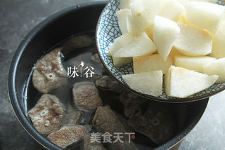 雪梨猪肺汤的做法步骤:5