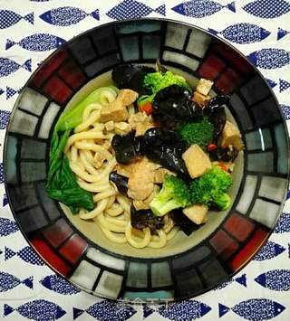 炒鸡肉乌冬面的做法步骤:7