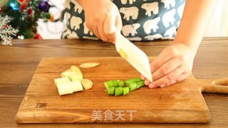 红果家菜谱之番茄牛肉火锅的做法步骤:5