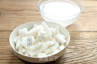 椰子炖鸡汤的做法步骤：2