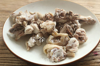 椰子炖鸡汤的做法步骤:3