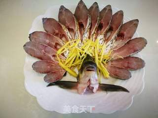 剁椒孔雀开屏鱼的做法步骤：4