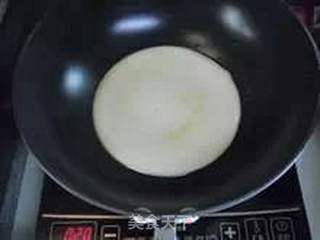 蔬菜缤纷披萨蛋饼的做法步骤:3