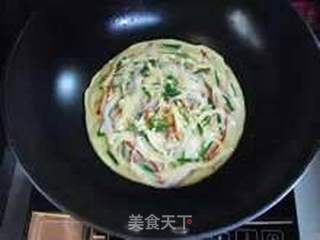 蔬菜缤纷披萨蛋饼的做法步骤:7