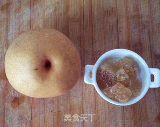 丑耳百合雪梨汤的做法步骤:2