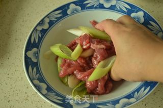 葱爆羊肉的做法步骤:4