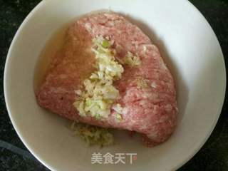 白萝卜丸子汤的做法步骤:2