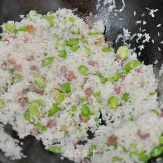 蚕豆火腿焖饭的做法步骤:5