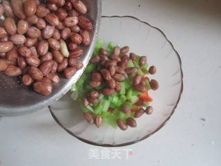 【湖北】胡萝卜西芹拌花生的做法步骤:8