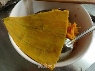 奶香南瓜羹的做法步骤：3