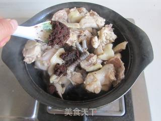 【湖北】茶树菇鹌鹑蛋土鸡汤的做法步骤:4