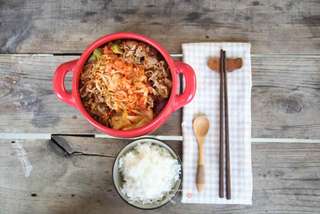 韩式泡菜牛肉锅的做法步骤:4