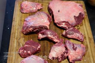 圣诞派对大餐系列:法式红酒烩牛肉 Beef Burgundy 的做法步骤:2