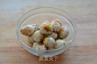 甜辣虎皮鹌鹑蛋的做法步骤:4