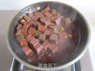 韭菜炒鸭血的做法步骤:6