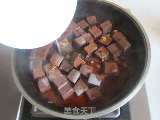 韭菜炒鸭血的做法步骤:7