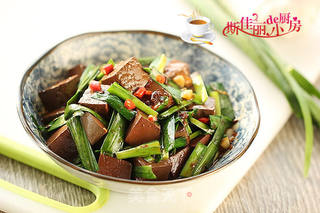 韭菜炒鸭血的做法步骤:9
