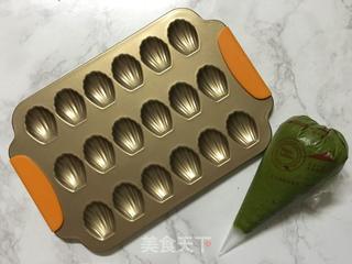 恋上白巧抹茶玛德琳的做法步骤:7