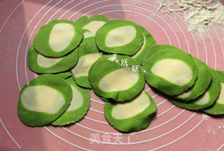 翡翠饺子白菜饺子的做法步骤:13