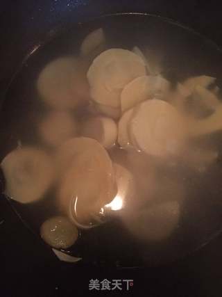 三鲜水晶虾饺的做法步骤:2