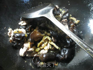 #榨菜丝里脊肉炒黑木耳 的做法图解6
