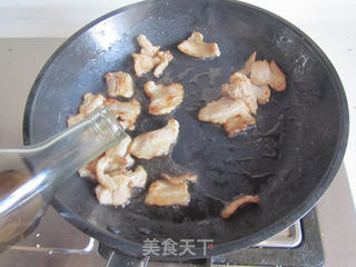 #辣白菜炒五花肉的做法图解4