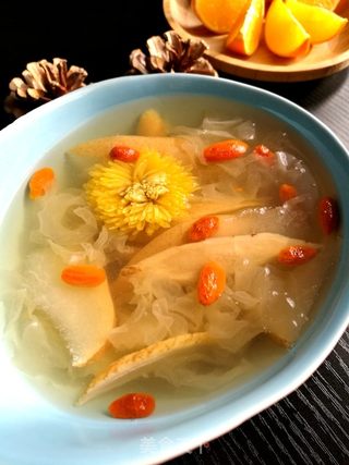 雪梨银耳枸杞美容汤的做法步骤:7