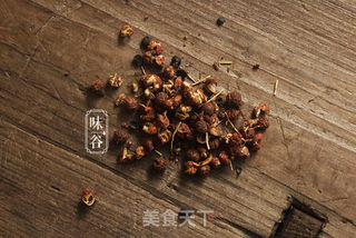 豆干炒腊肉的做法步骤:3