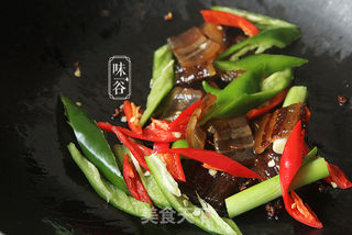 豆干炒腊肉的做法步骤:6