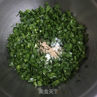 韭菜小饼的做法步骤：1