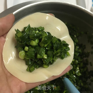韭菜小饼的做法步骤：2