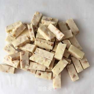 牛轧糖的做法步骤:11
