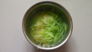 炝拌芹菜土豆丝的做法步骤:6